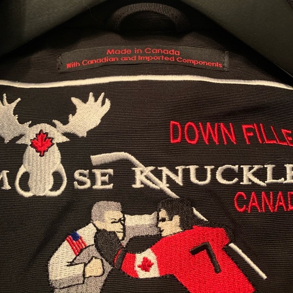 Moose knuckle sterling parka ❌price is firm❌ MADE IN CANADA 🇨🇦 - Picture 15 of 17